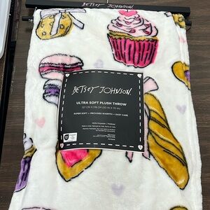 Betsey Johnson valentines plush blanket